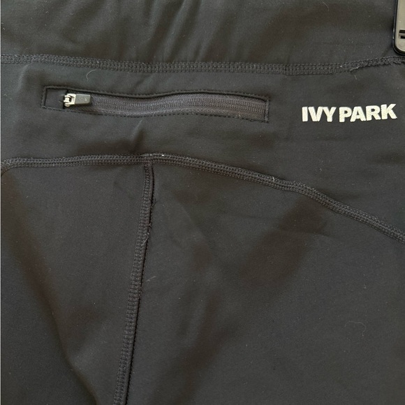 Ivy Park Women’s Low Rise Logo Waist Zipper Pocket Leggings Size Small - Picture 4 of 6